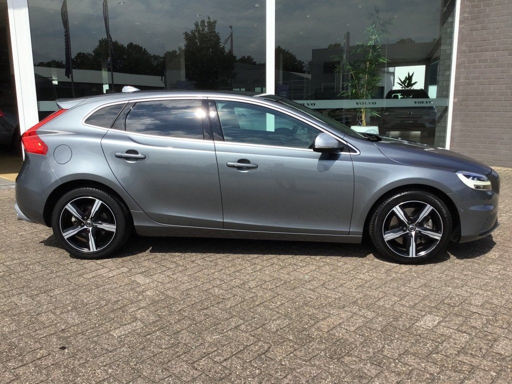Volvo V40 T3 153PK AUT6 Polar+ Sport| Panodak| Camera| Trekh, Auto's, Volvo, 4 cilinders, 700 kg, Automatische klimaatregeling