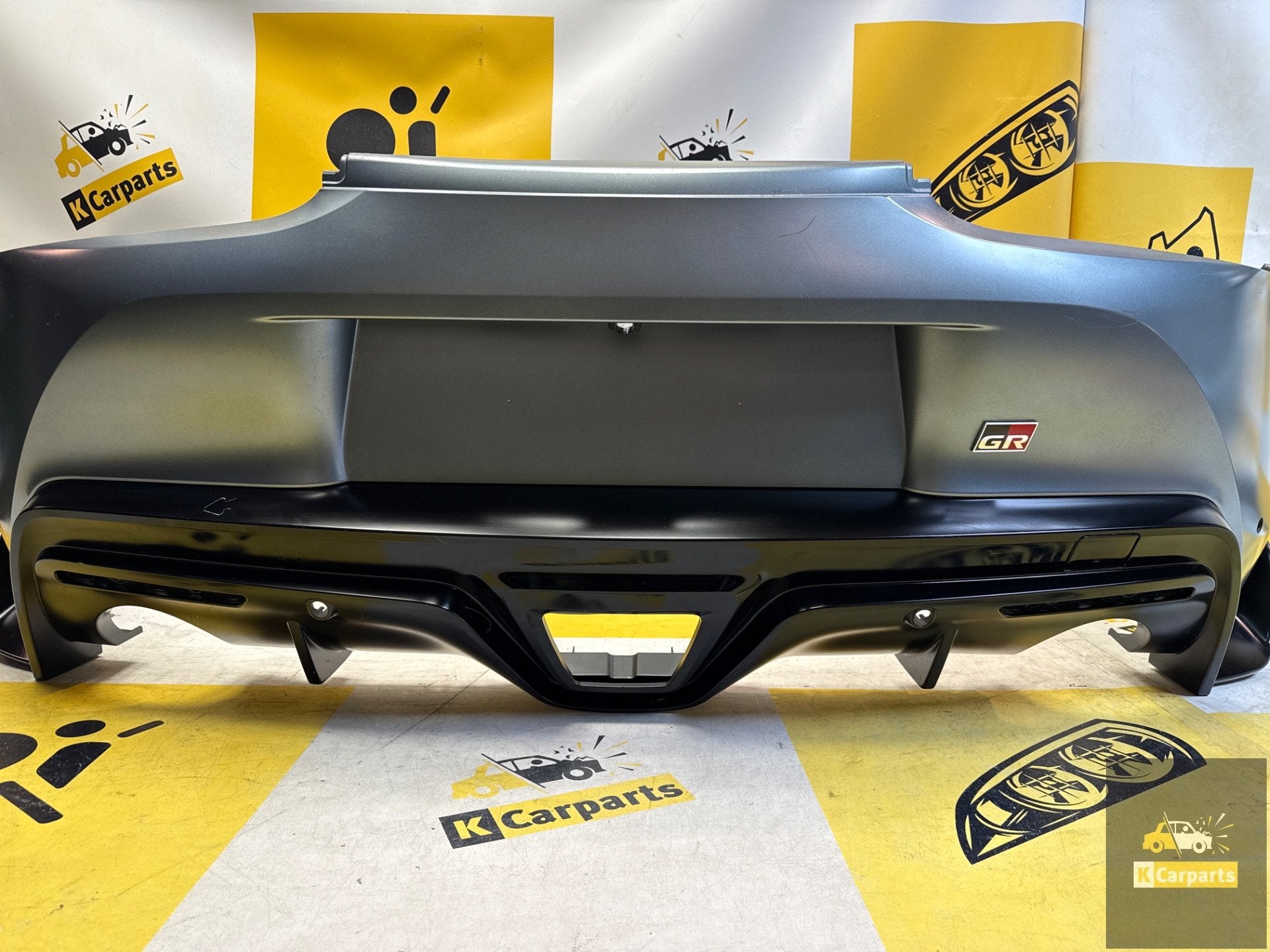 TOYOTA SUPRA V ACHTERBUMPER 51128811312 Origineel 6XPDC, Info@fabrikant.eu, Fabrikantstraat 1
1000 AA  Amsterdam, NL, Ophalen of Verzenden