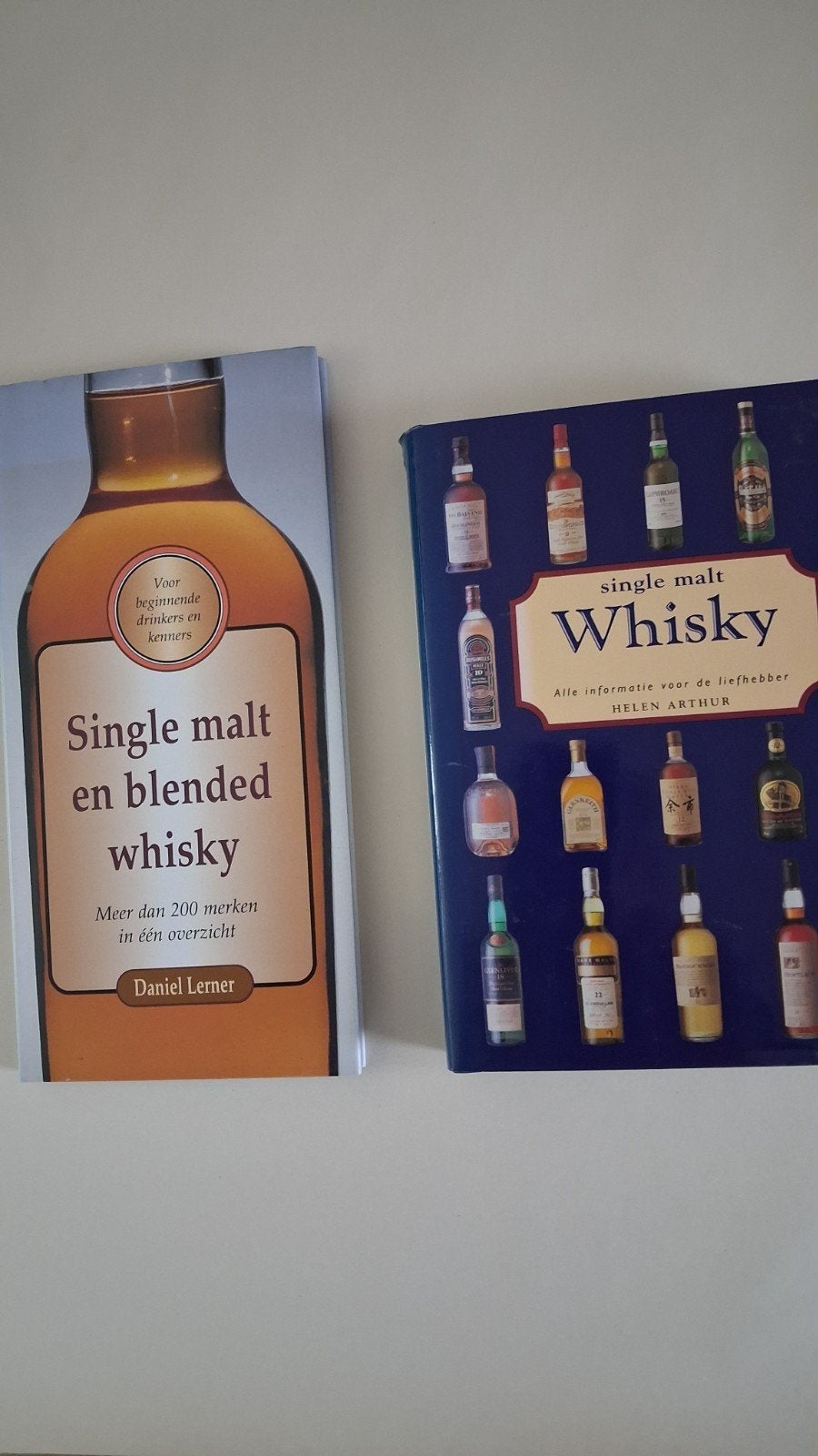 2 boeken over whisky: Single Malt en Blended Whisky, Ophalen of Verzenden, Zo goed als nieuw, Helen Arthur, Daniel Lerner, Nederland
