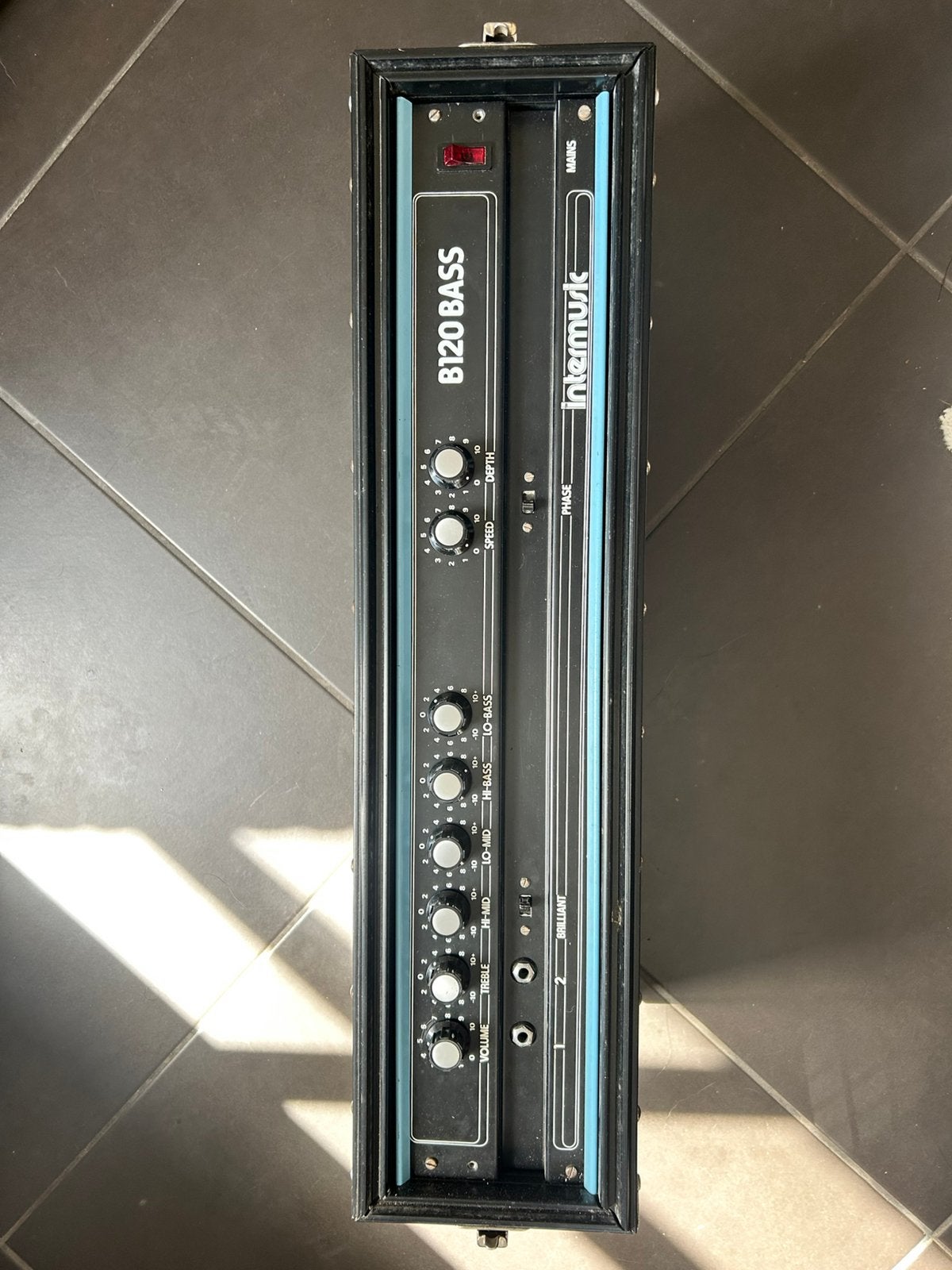 Vintage Intermusic B120 Bass Versterker Head (in Flightcase), Ophalen of Verzenden, Gebruikt, 100 watt of meer