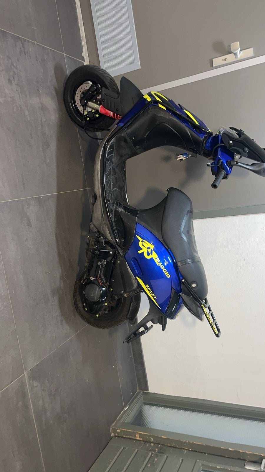 Zip 125 Vespa ET4 4T met defecte krukas, Fietsen en Brommers, Scooters | Piaggio, Gebruikt, Maximaal 45 km/u, Zip, Ophalen of Verzenden