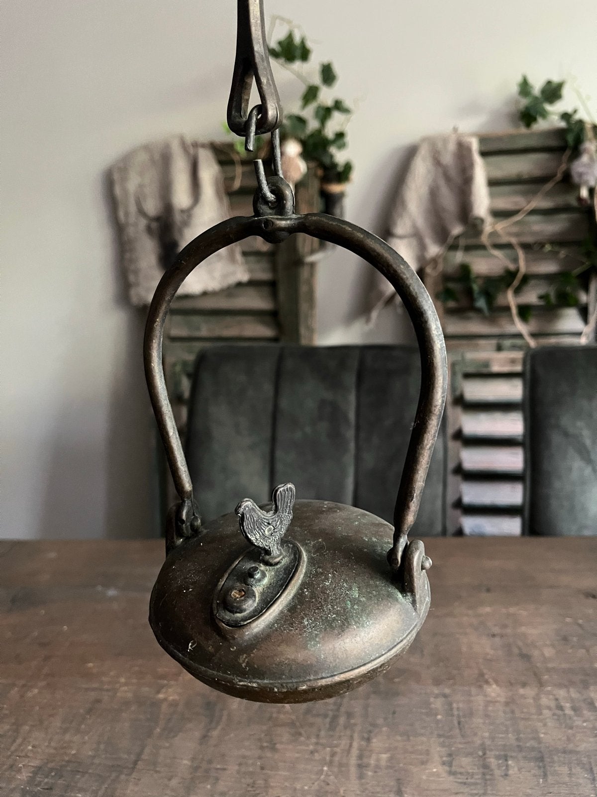 Antieke olielamp met haan decoratie, hangend model, Ophalen of Verzenden