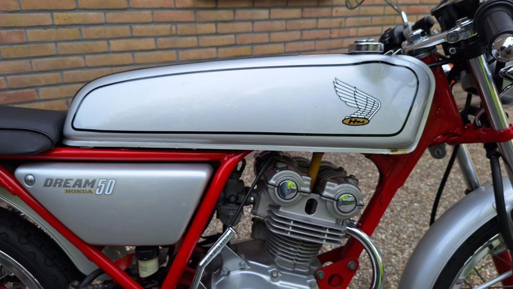 Honda dream 50 benzine tank gezocht, Ophalen of Verzenden, Uitlaat