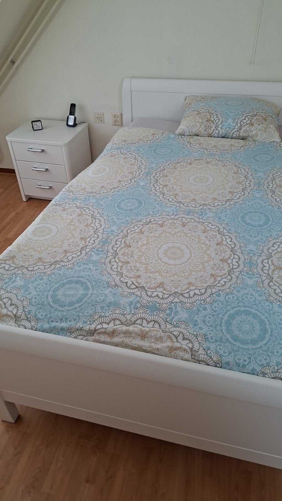 Elektrisch verstelbaar bed+ nachtkastje., Ophalen, Gebruikt, Tweepersoons