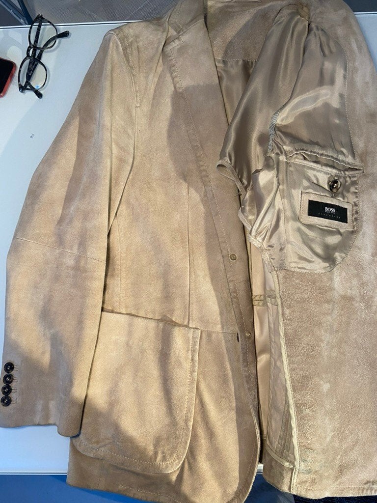 Hugo Boss colbert suede, Maat 52/54 (L), Beige, Ophalen of Verzenden, Zo goed als nieuw