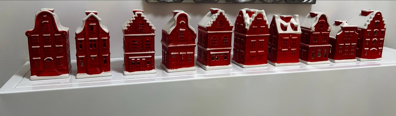 10 Rode Huisjes voor Waxinelichtjes - Keramiek, Ophalen, Zo goed als nieuw, Rood, Steen/keramiek