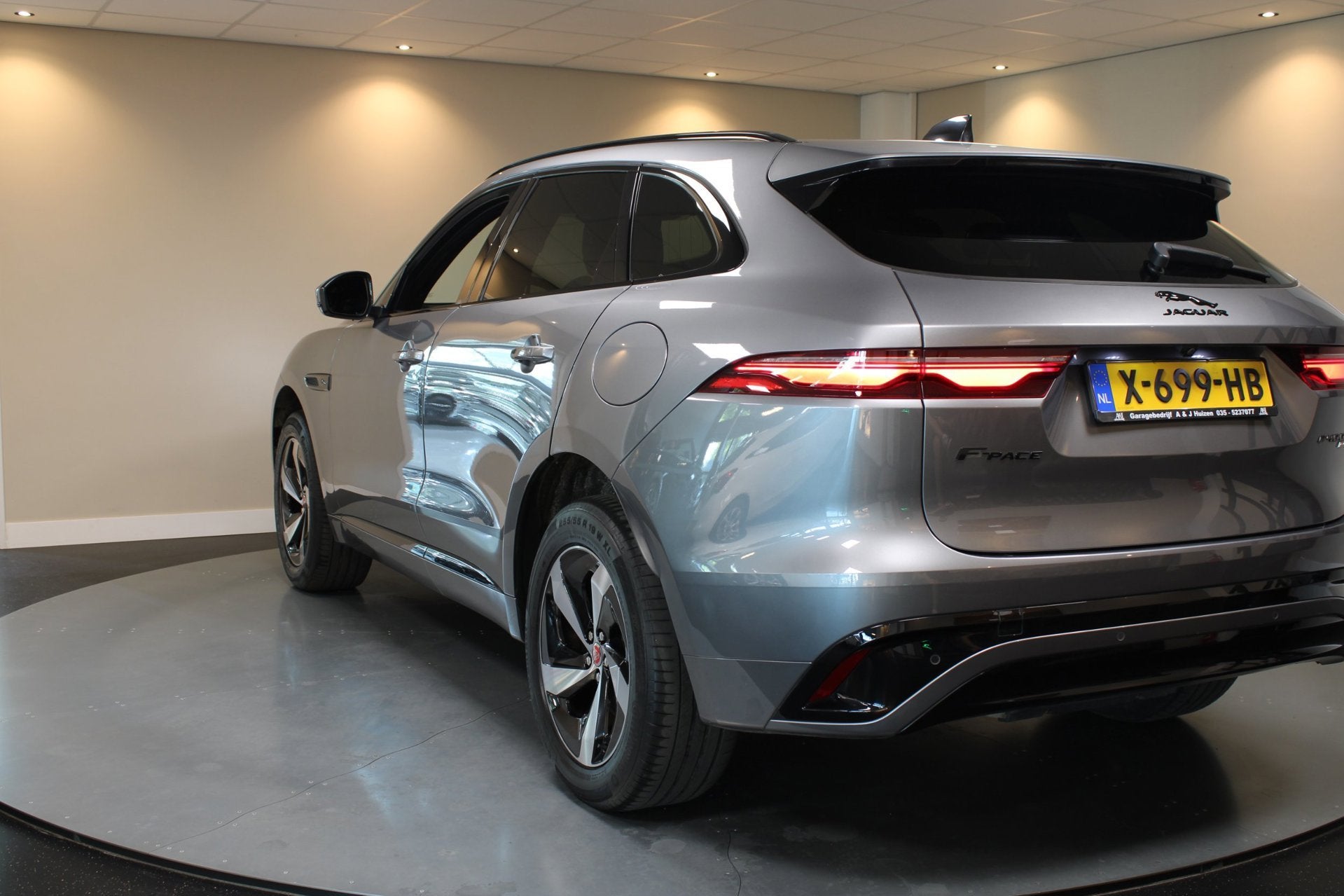 Jaguar F-PACE 2.0 P400e PHEV R-Dynamic *404Pk! Dealer OH|Mer, Auto's, Jaguar, Automaat, Dealer onderhouden, 404 pk, Gebruikt