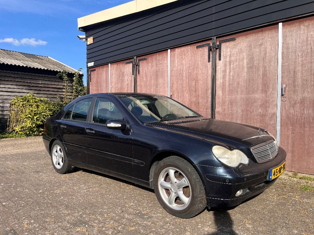 Mercedes-Benz C-Klasse 2.2 CDI C200 Sedan 2004-APK-AIRCO, Auto's, Dealer onderhouden, Achterwielaandrijving, Zwart, 4 cilinders