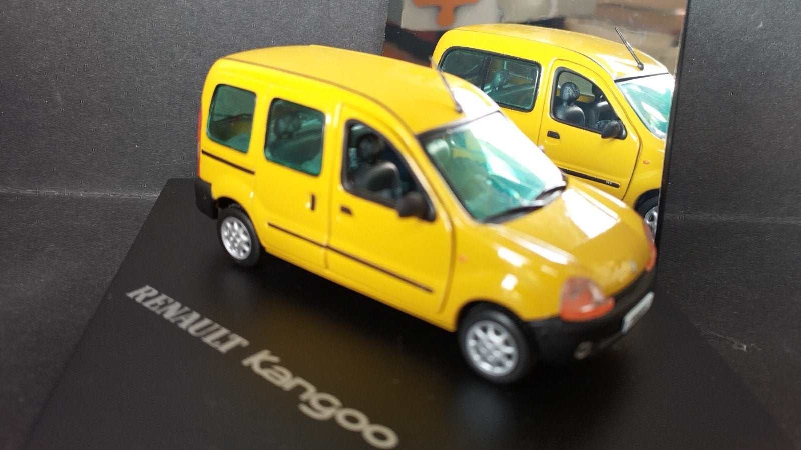 Renault Kangoo Mpv 1:43 Vitesse Pol, Overige merken, Auto, Verzenden, .
