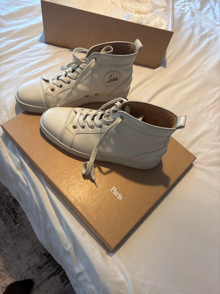 Christian Louboutin hoge sneakers wit 42, Kleding | Dames, Schoenen, Ophalen of Verzenden, Gedragen, Wit, Sneakers of Gympen