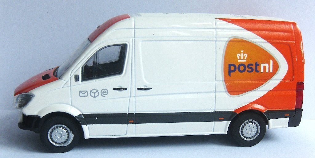 PostNL Bestelbus Mercedes Benz Sprinter 1:50, Ophalen of Verzenden, Zo goed als nieuw, Bus of Vrachtwagen, Overige merken