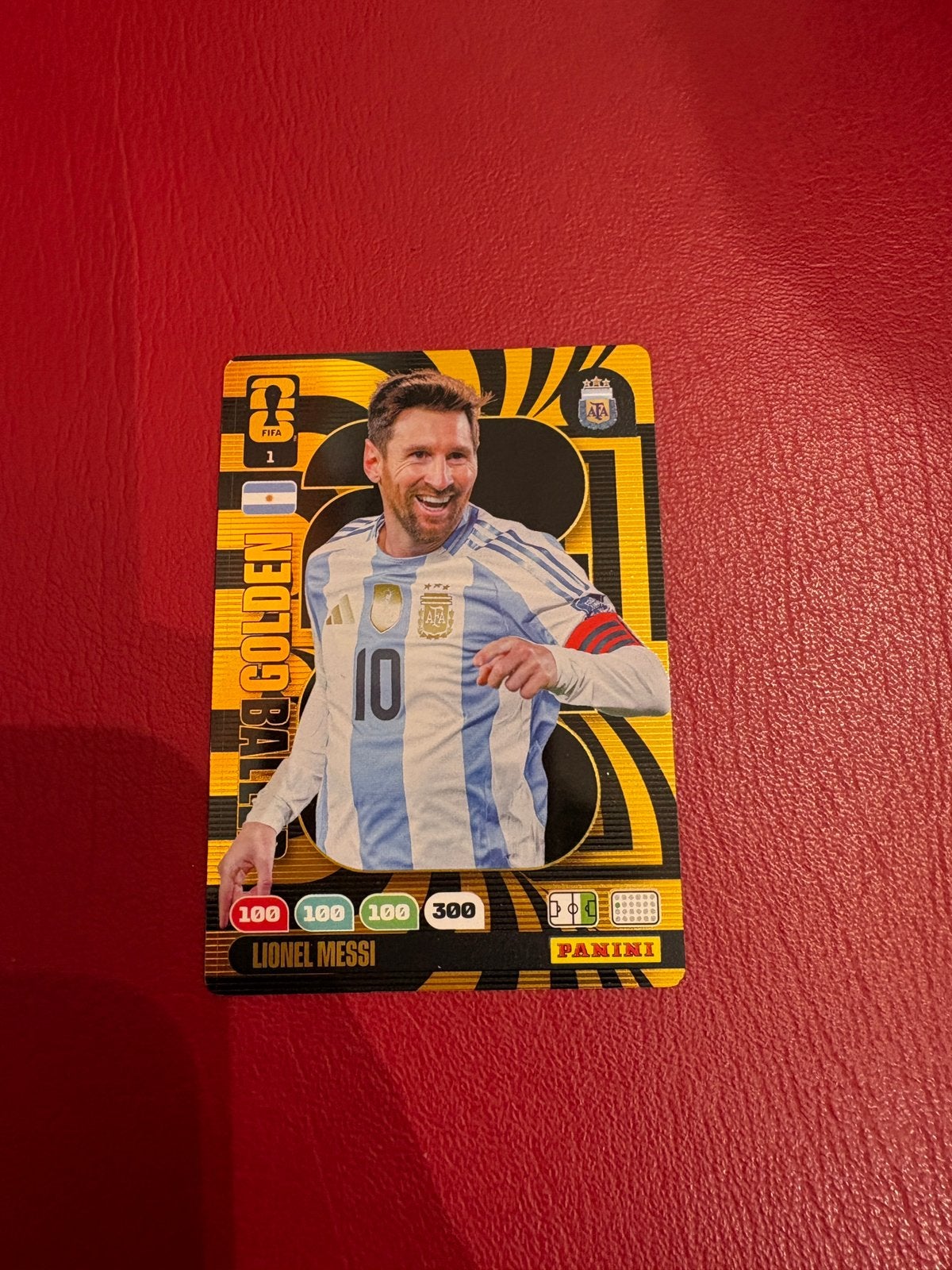 Panini fifa world cup 2026 / Messi goud, Verzamelen, Sportartikelen en Voetbal, Ophalen of Verzenden, Zo goed als nieuw, Buitenlandse clubs
