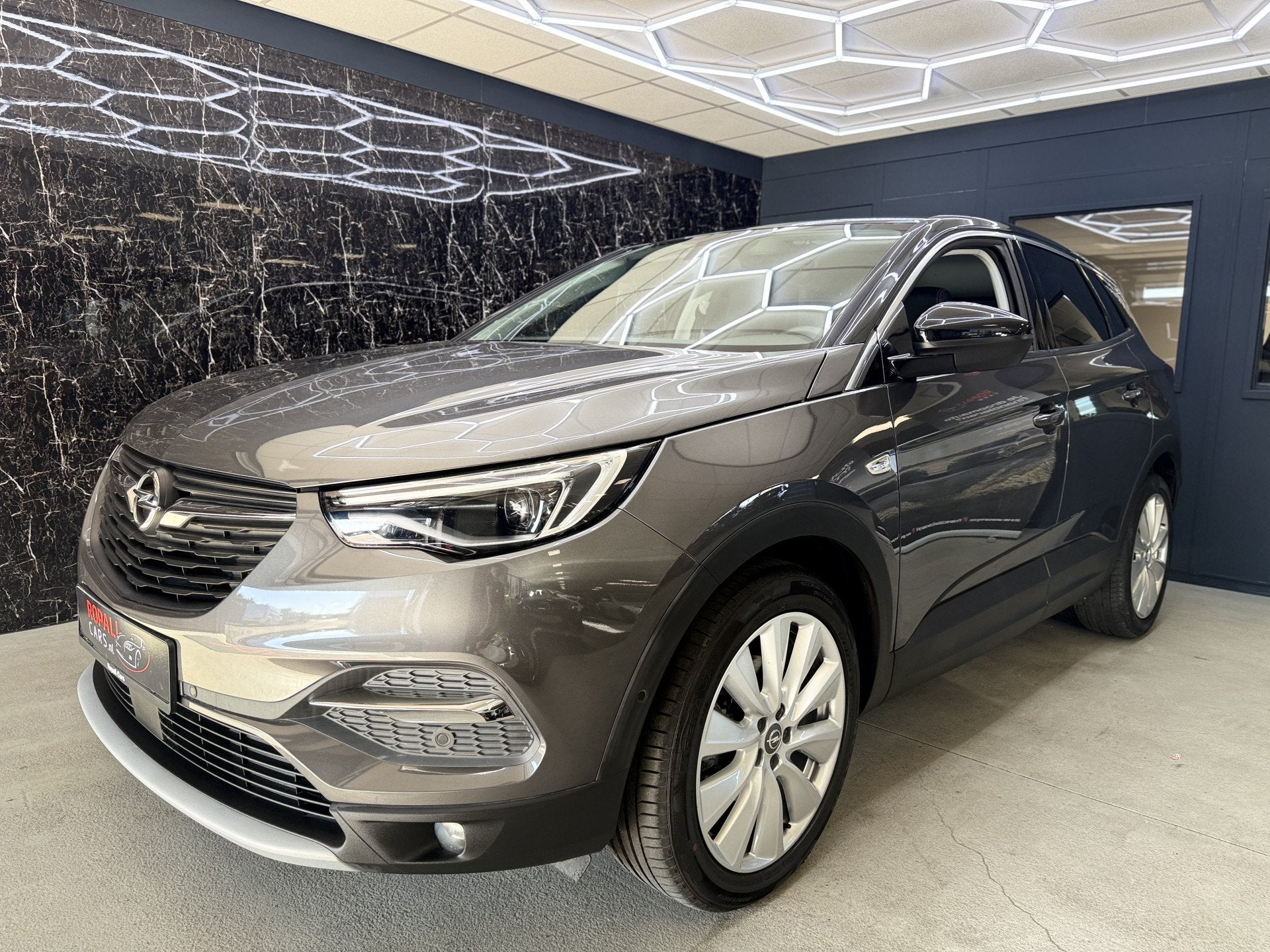 Opel Grandland X 1.2 Turbo ultimate 130pk /CarPlay / stoelve, Auto's, Zwart, 1199 cc, Leder, Nieuw
