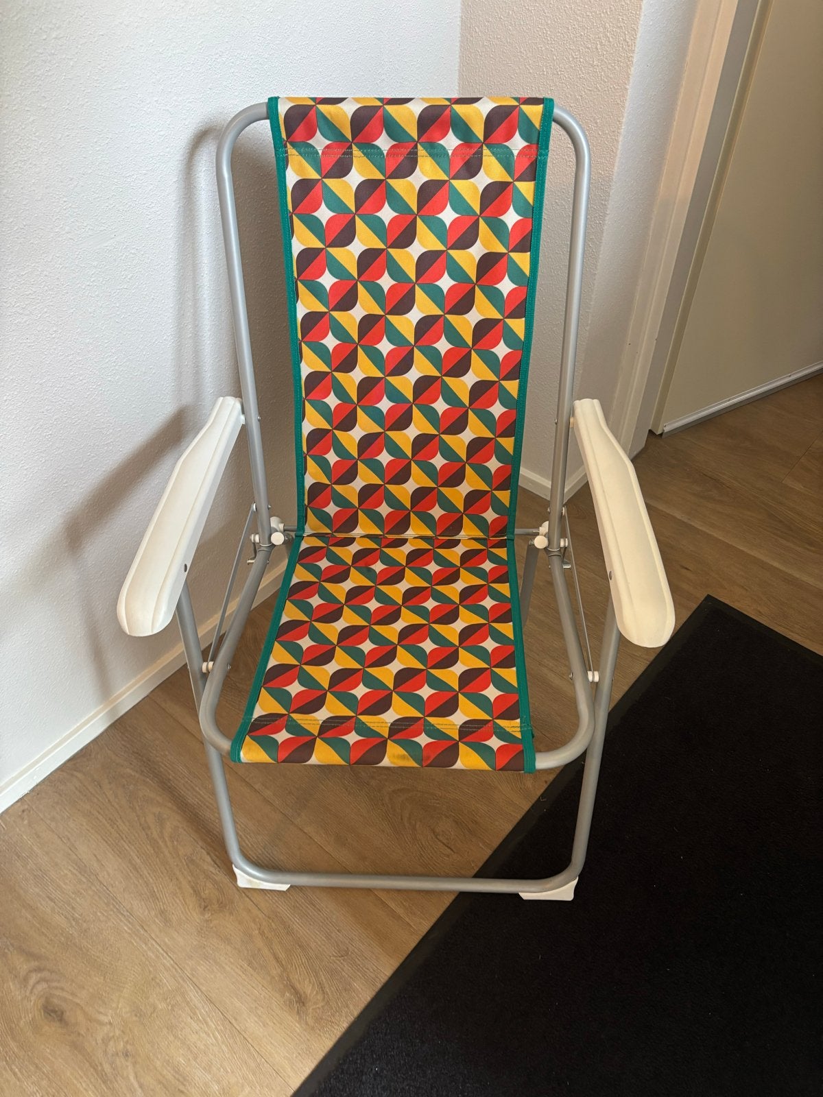 Retro Campingstoel - Opvouwbaar en Kleurrijk Design, Ophalen of Verzenden, Gebruikt, Campingstoel