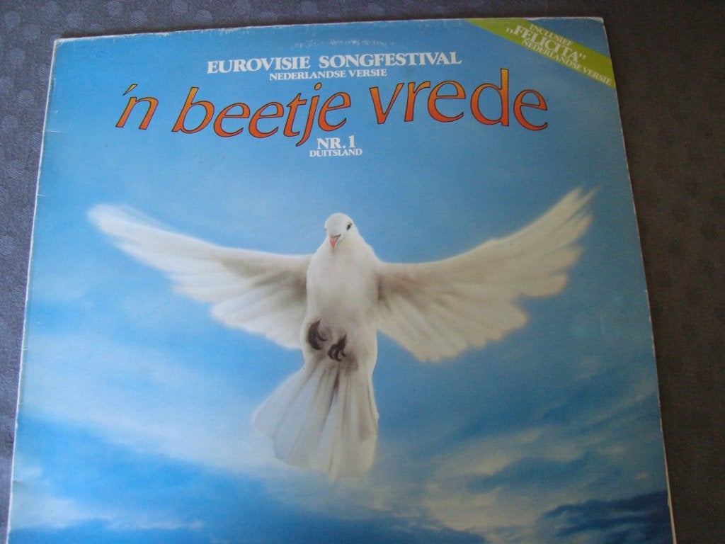Eurovisie songfestival 'n beetje vrede, Ophalen of Verzenden, Zo goed als nieuw, 12 inch, Levenslied of Smartlap