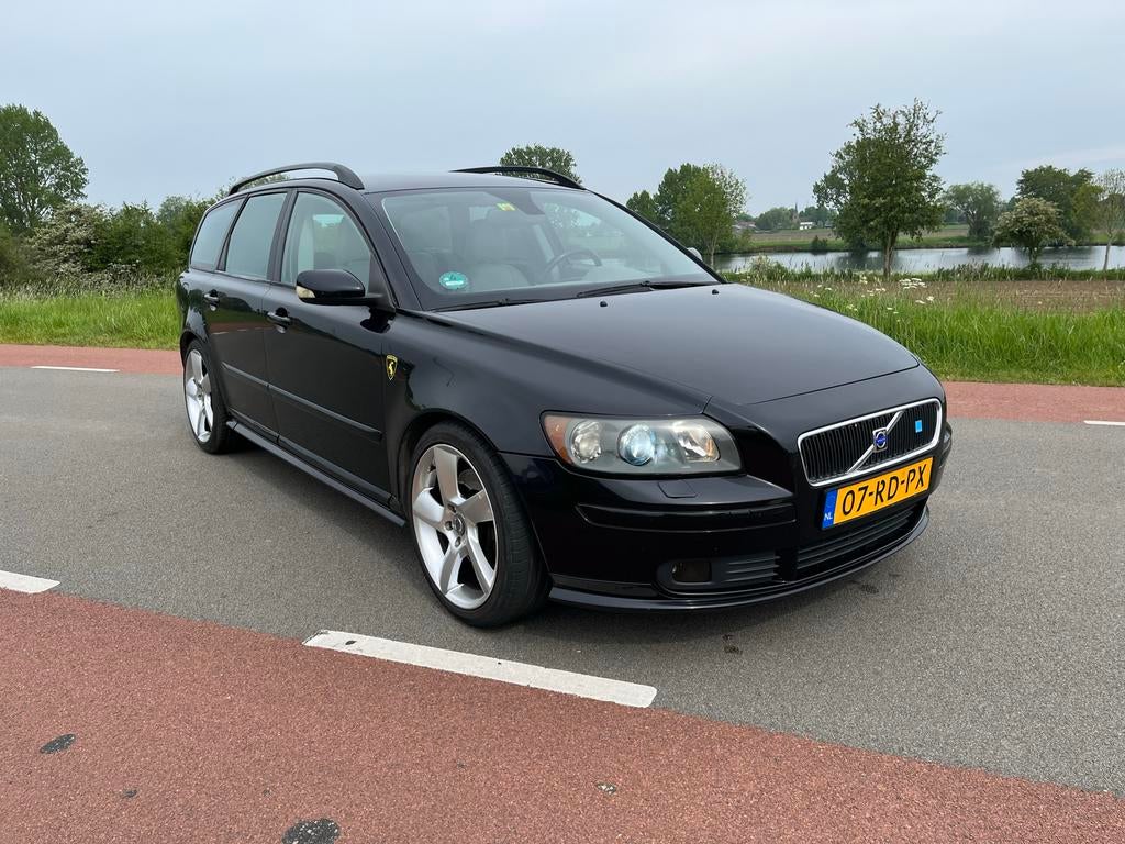 Volvo V50 2.5 T5 Geartronic 2005 Zwart, Auto's, Beige, Particulier, 220 pk, 750 kg