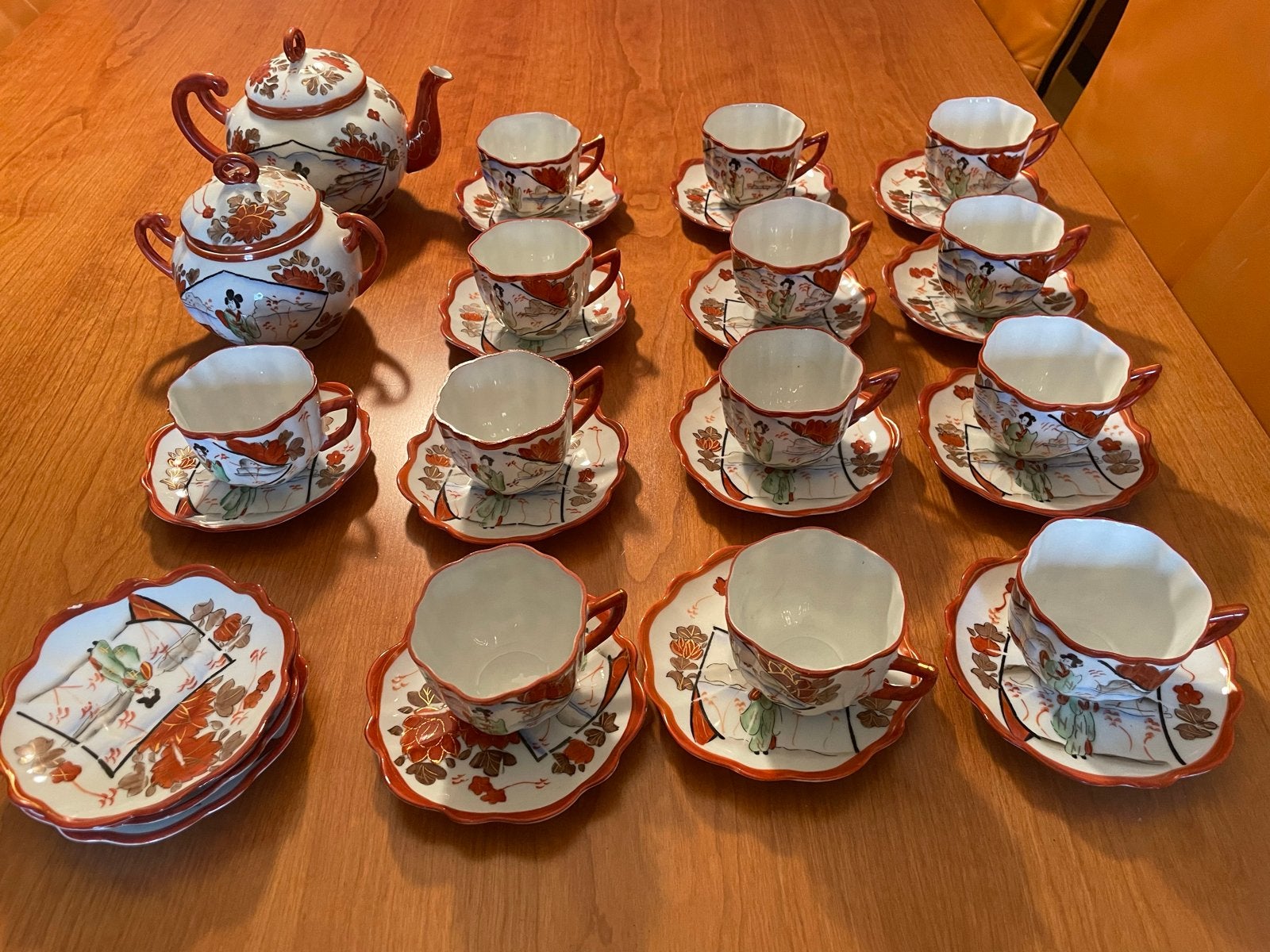 Prachtig Japans theeservies met 12 kopjes en schotels, Ophalen