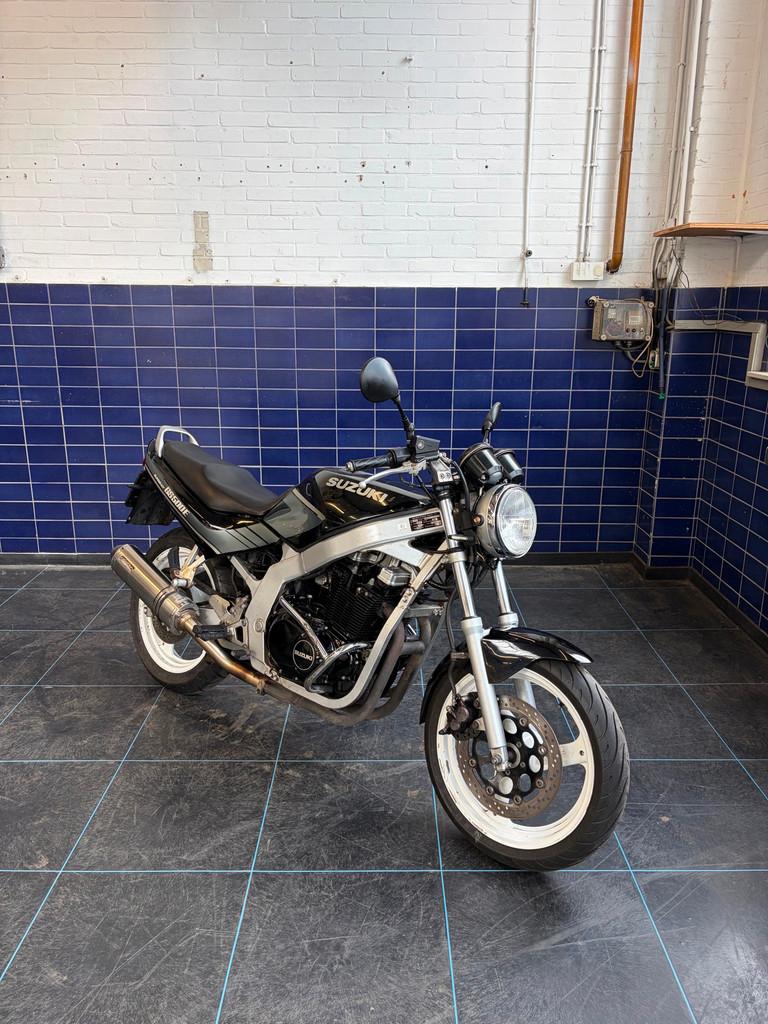 Suzuki Tour GS 500 A2 35KW, Toermotor, AA Motorhandel Meijering, Info@motorhandelmeijering.nl, Rijksstraatweg 141
3632AB  Loenen Aan De Vecht, NL