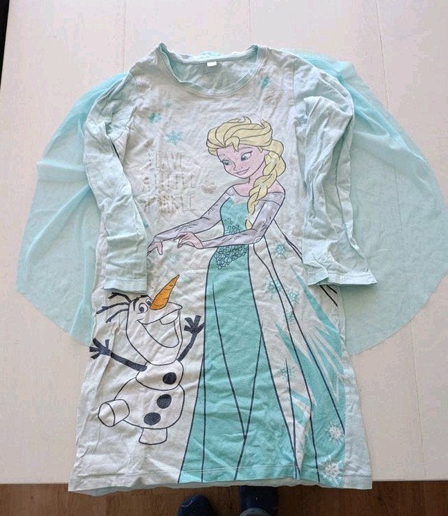 Elsa Frozen nachtjapon pyjama cape Disney lange mouw 122 128, Disney, Nacht- of Onderkleding, Gebruikt, Meisje