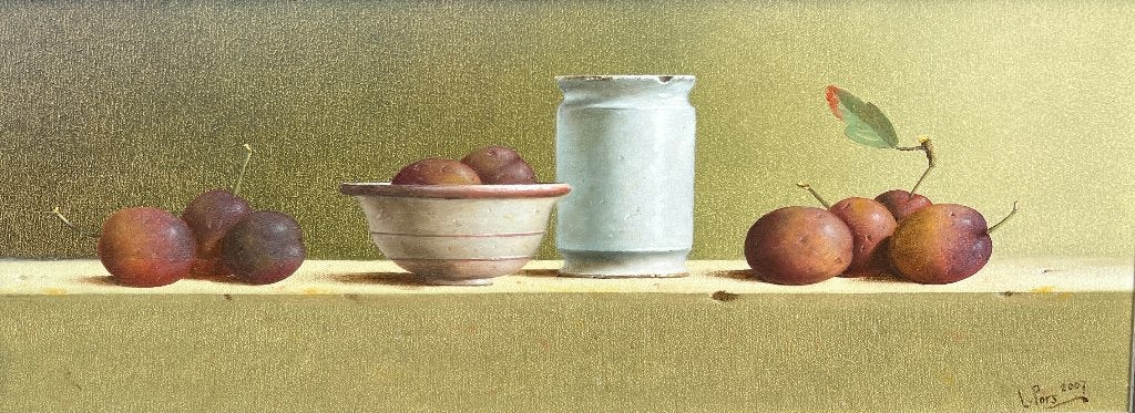 Pruimen op tafel en in een schaal en een zalfpotje. Leo Pors, Ophalen, Paneel, Realistisch, Stilleven