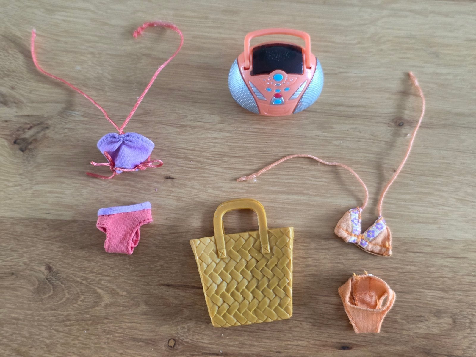 Bratz Beach Party Yasmin, Kinderen en Baby's, Ophalen of Verzenden, Gebruikt, Barbie