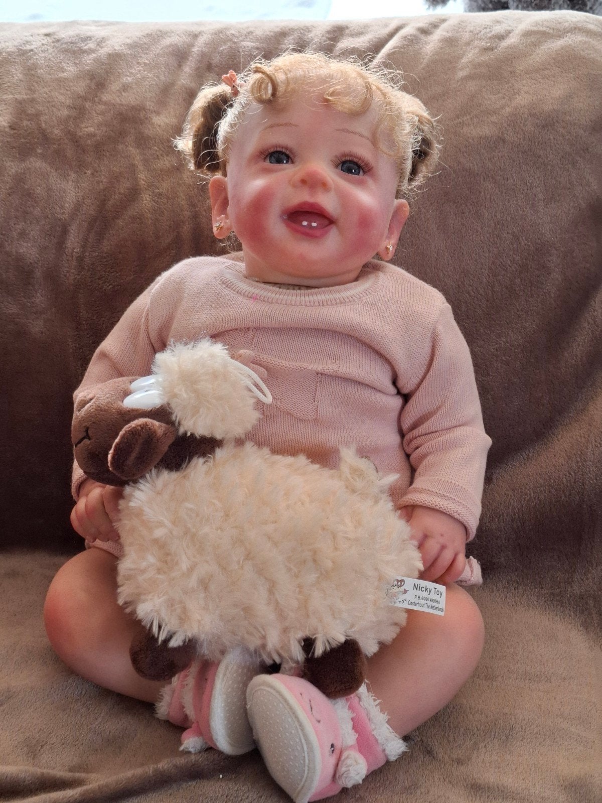 Mooie Reborn Peuterpop met Schattige Krulletjes, Ophalen of Verzenden, Zo goed als nieuw, Babypop
