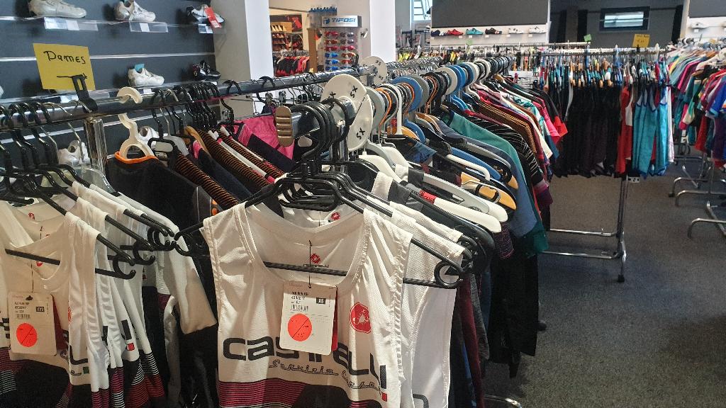 Outlet!!! Fietskleding maten XXS en XS Shirts en Bibshorts, Fietsen en Brommers, Fietsaccessoires | Fietskleding, Nieuw, Dames