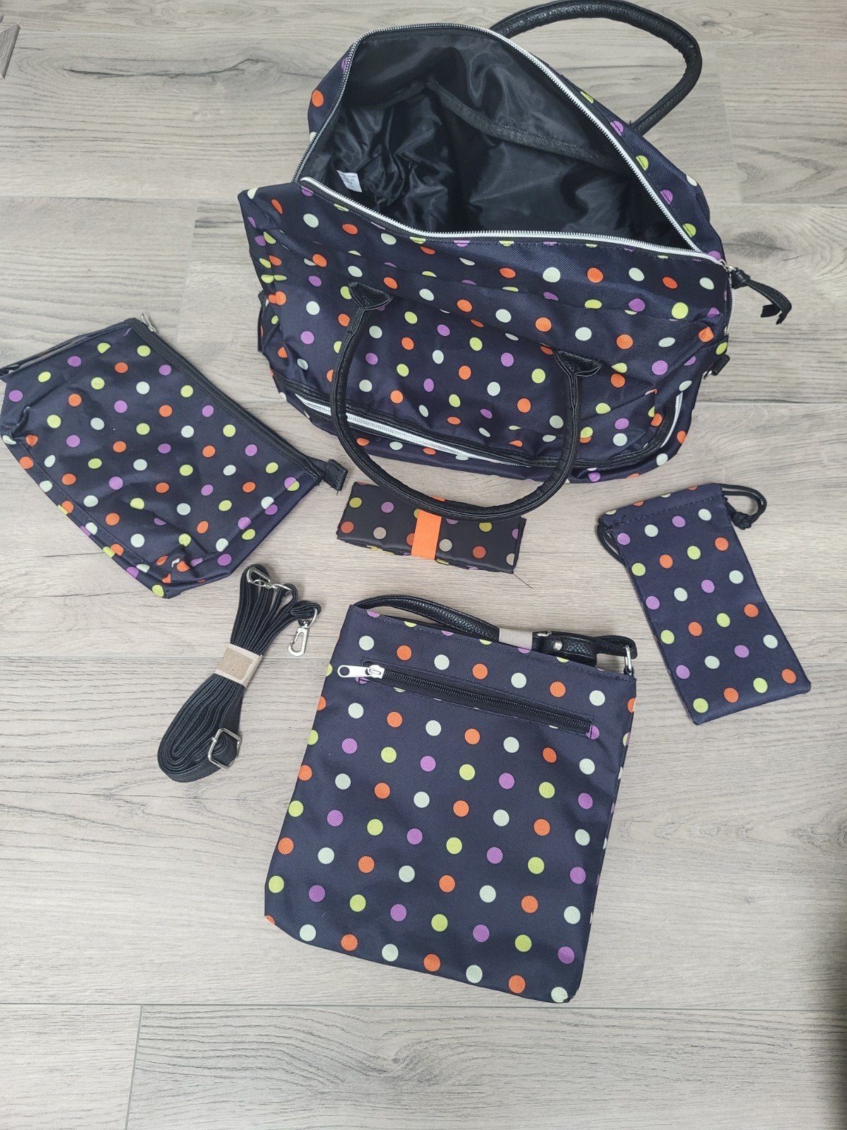 Leuke vijfdelige tassenset - Ongebruikt, Ophalen of Verzenden, Nieuw, Overige kleuren