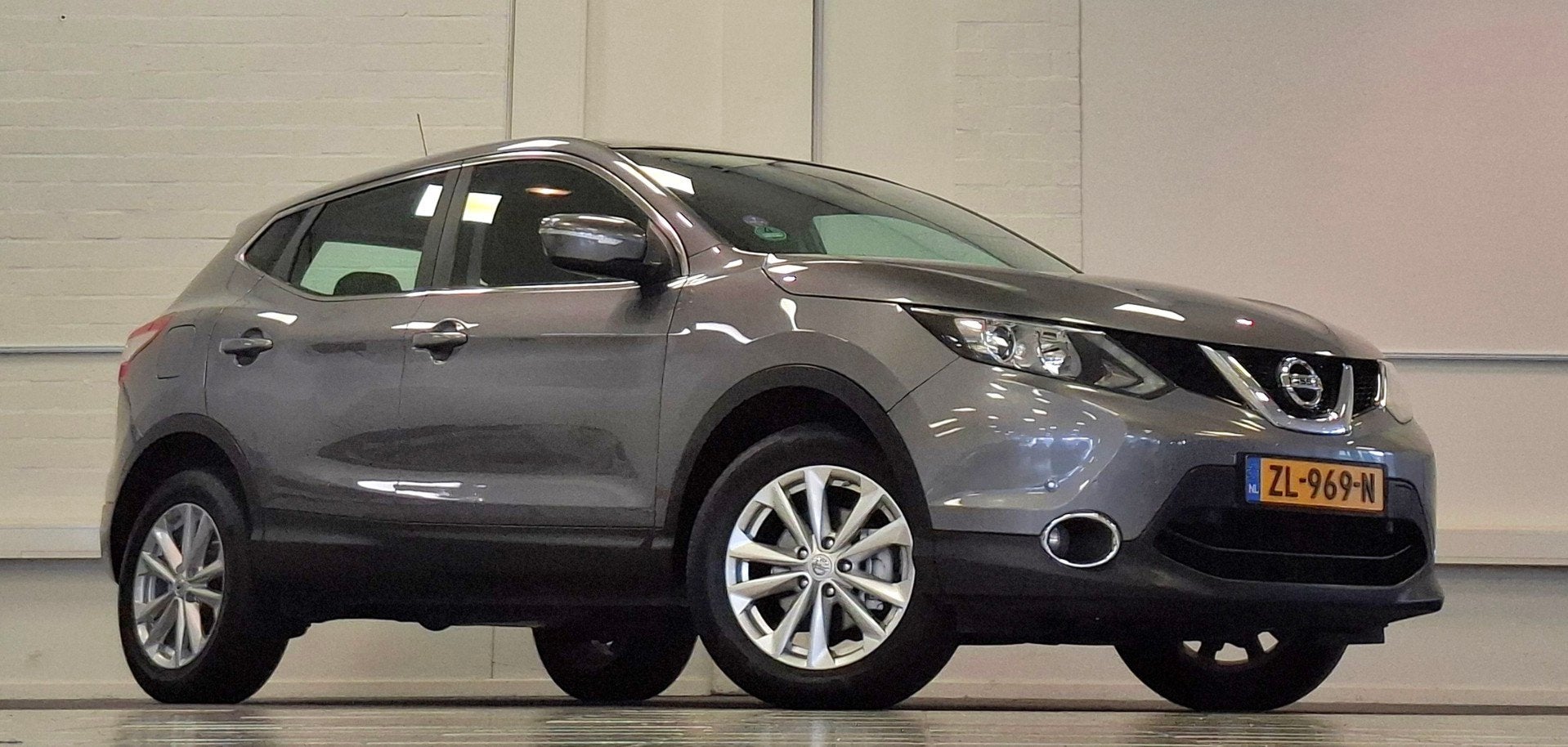 Nissan Qashqai 1.2T Acenta Trekhaak Goed onderhouden Mooi!, Voorwielaandrijving, Stof, Gebruikt, 4 cilinders