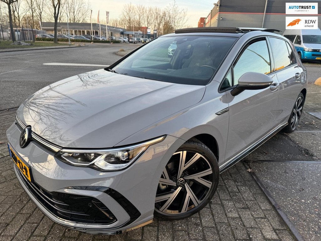Volkswagen GOLF 1.5 eTSI 2024 FACE-LIFT R-LINE DSG PANO ACC, Auto's, Volkswagen, 4 cilinders, Met garantie (alle), Bedrijf, Automatische klimaatregeling