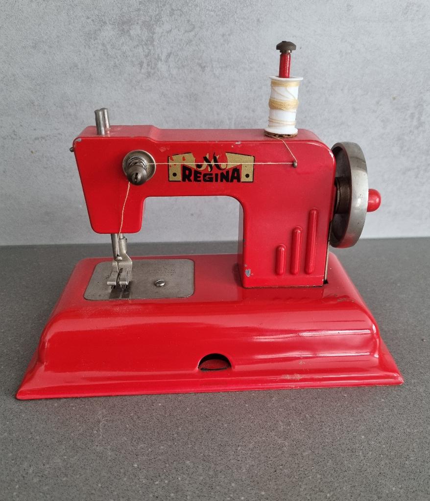 Vintage Regina Speelgoed Naaimachine, Ophalen of Verzenden