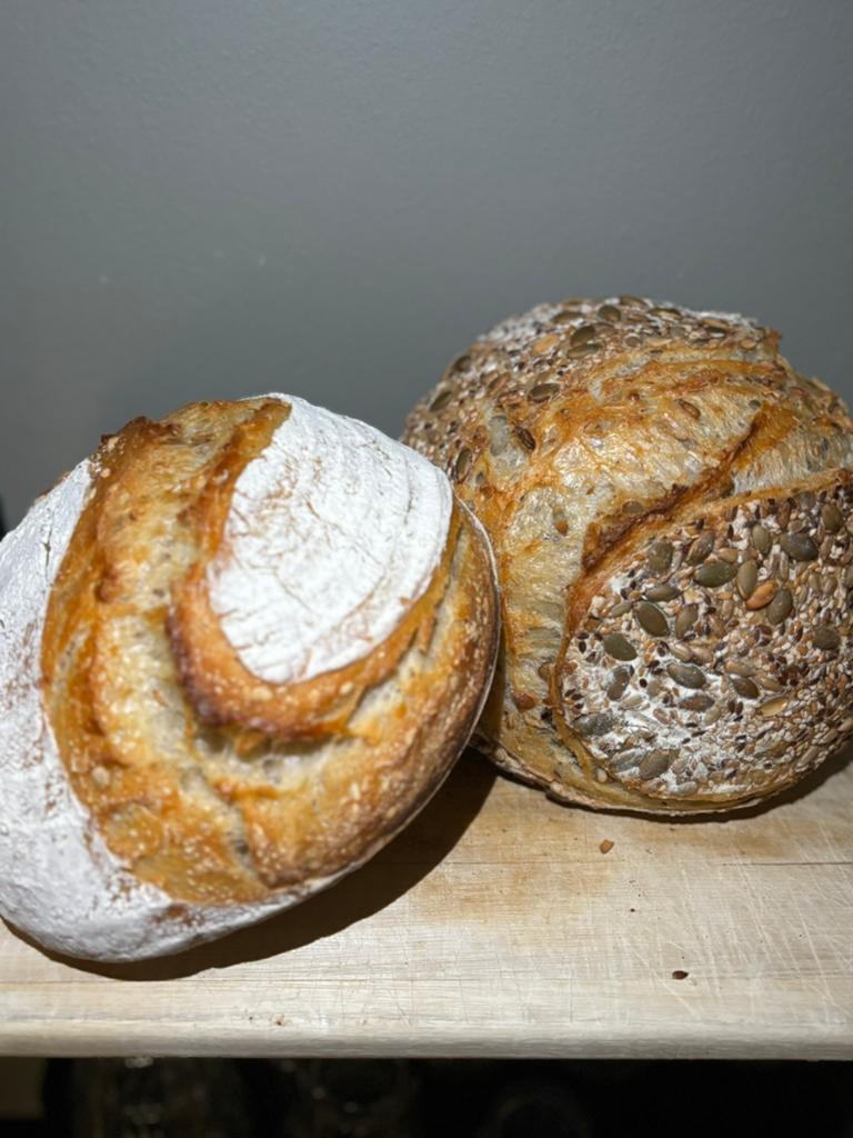 Vers zuurdesembrood op bestelling, Ophalen