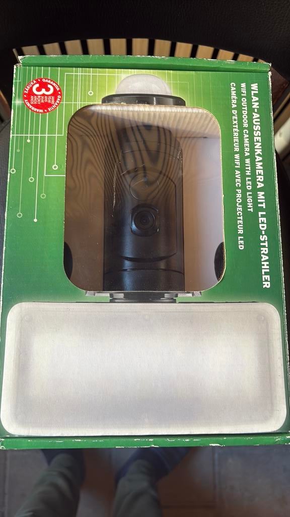 Wifi outdoor camera with led, Audio, Tv en Foto, Videobewaking, Ophalen of Verzenden, Zo goed als nieuw