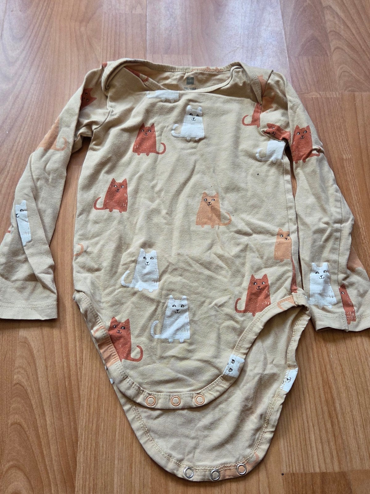 Leuke romper met kattenprint, maat 98/104, Ophalen of Verzenden, Jongen of Meisje, Nacht- of Onderkleding