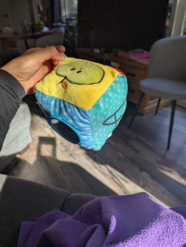 pluche dobbelsteen met geluid van een belletje, Ophalen of Verzenden, Zo goed als nieuw, Overige typen
