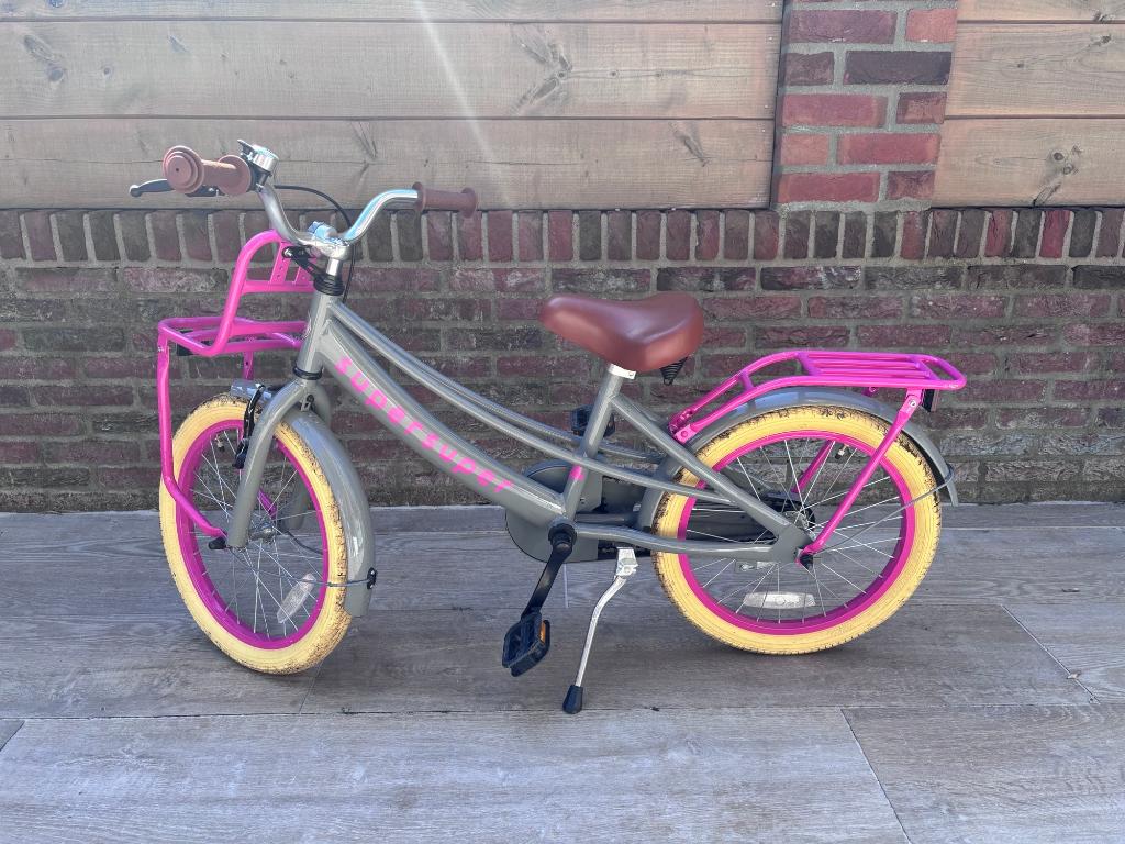 Supersuper Lola Meisjesfiets 18 inch, Fietsen en Brommers, Fietsen | Meisjes, Ophalen, Terugtraprem, Super Super Lola, 18 inch