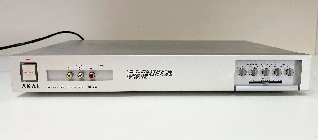 AKAI DI-V5 Audio Video Distributor, N, Ophalen of Verzenden, Akai, N