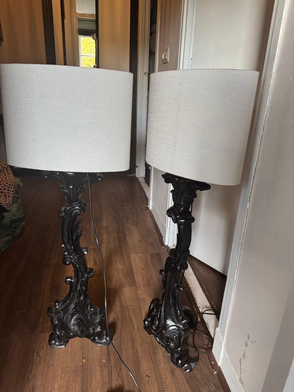 2 Barok Zwarte Lampen met Beige Ovale Kappen, Ophalen, Overige materialen, Gebruikt, E27 (groot)