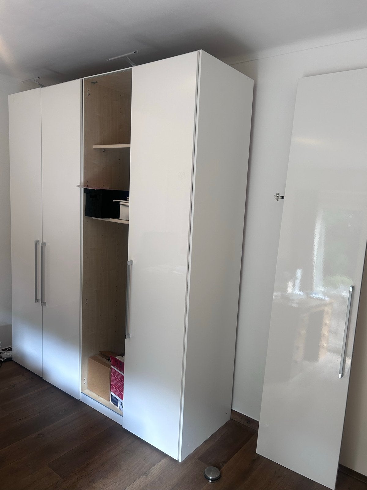 Witte kledingkast met planken en deuren, Ophalen, 200 cm of meer, Zo goed als nieuw, Overige houtsoorten