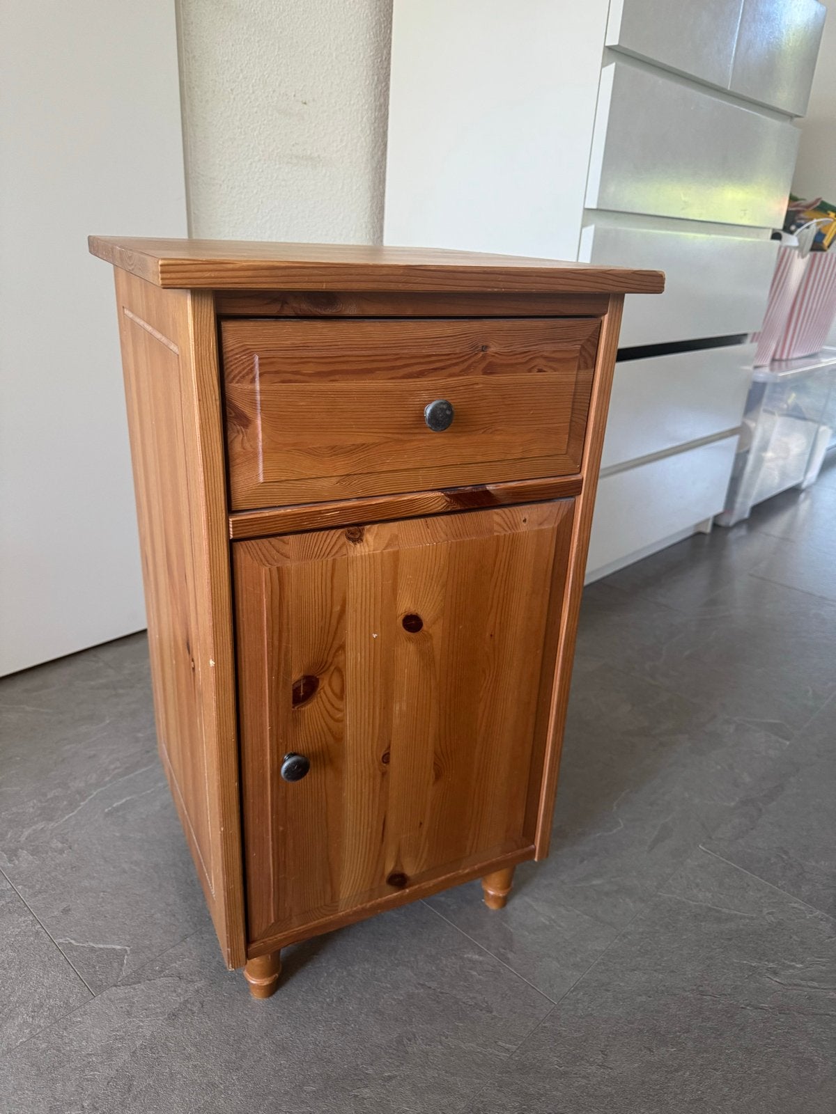 Ikea Hemnes Nachtkastje - Massief Hout, Ophalen, Gebruikt, Minder dan 45 cm, 55 tot 70 cm