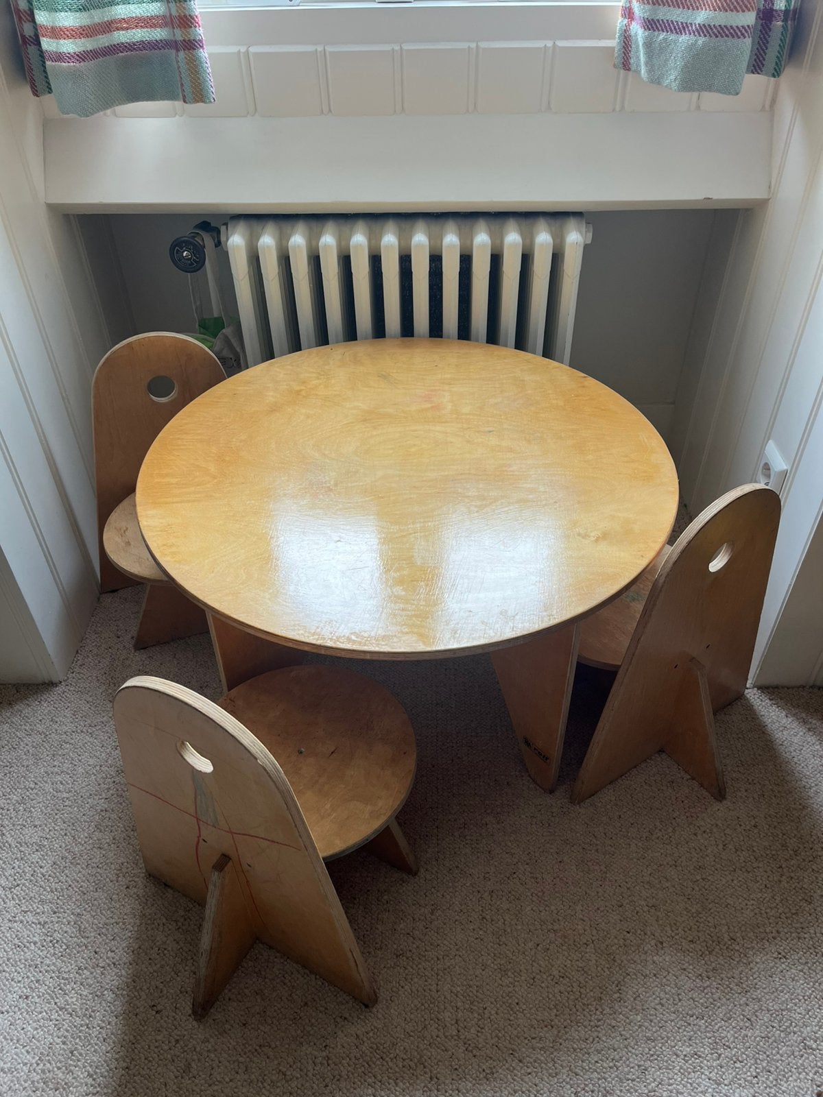 Houten peutertafel merk Rolf, Kinderen en Baby's, Kinderkamer | Tafels en Stoelen, Ophalen, Gebruikt, Tafel(s) en Stoel(en)