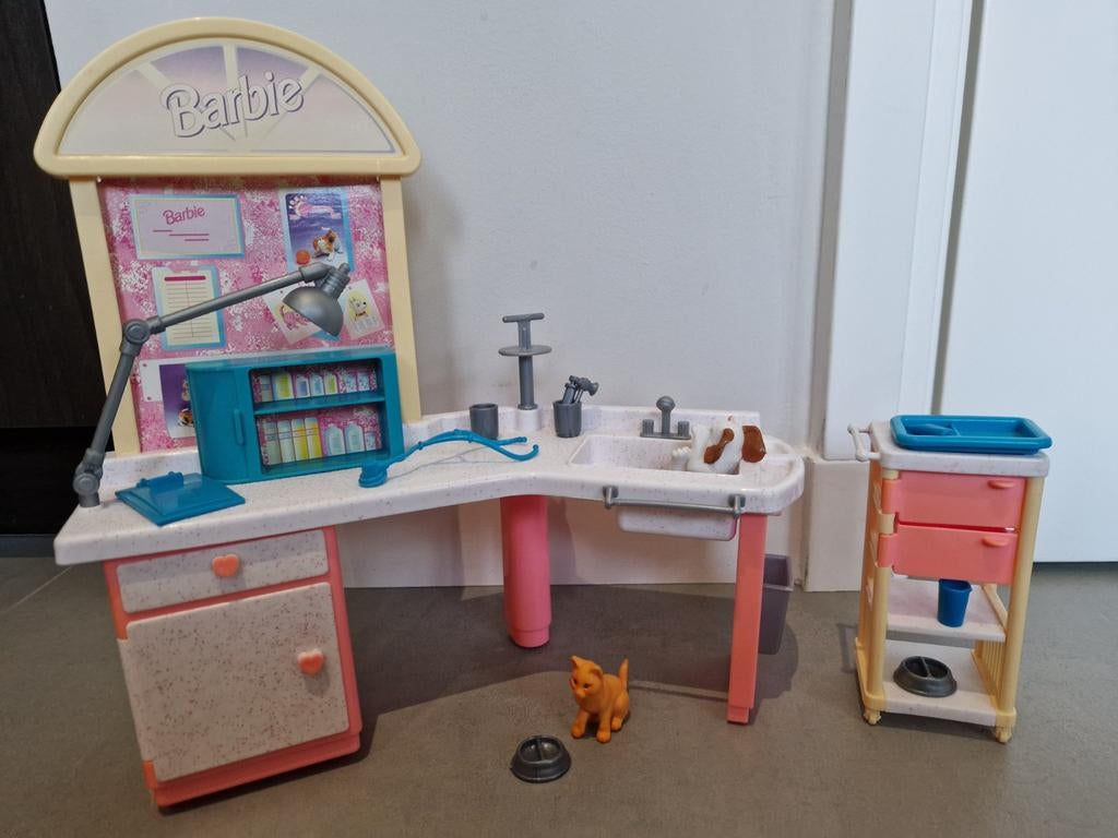 Barbie Mattel Dierenarts Speelset met Accessoires, Ophalen of Verzenden, Gebruikt, Meisje