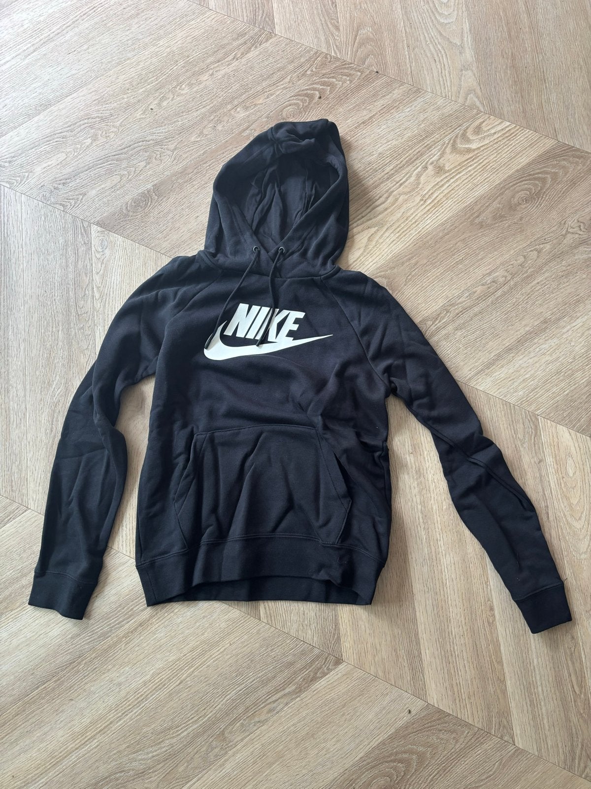 Nieuw Nike Joggingpak - Maat XS, Kinderen en Baby's, Ophalen of Verzenden, Zo goed als nieuw, Jongen of Meisje