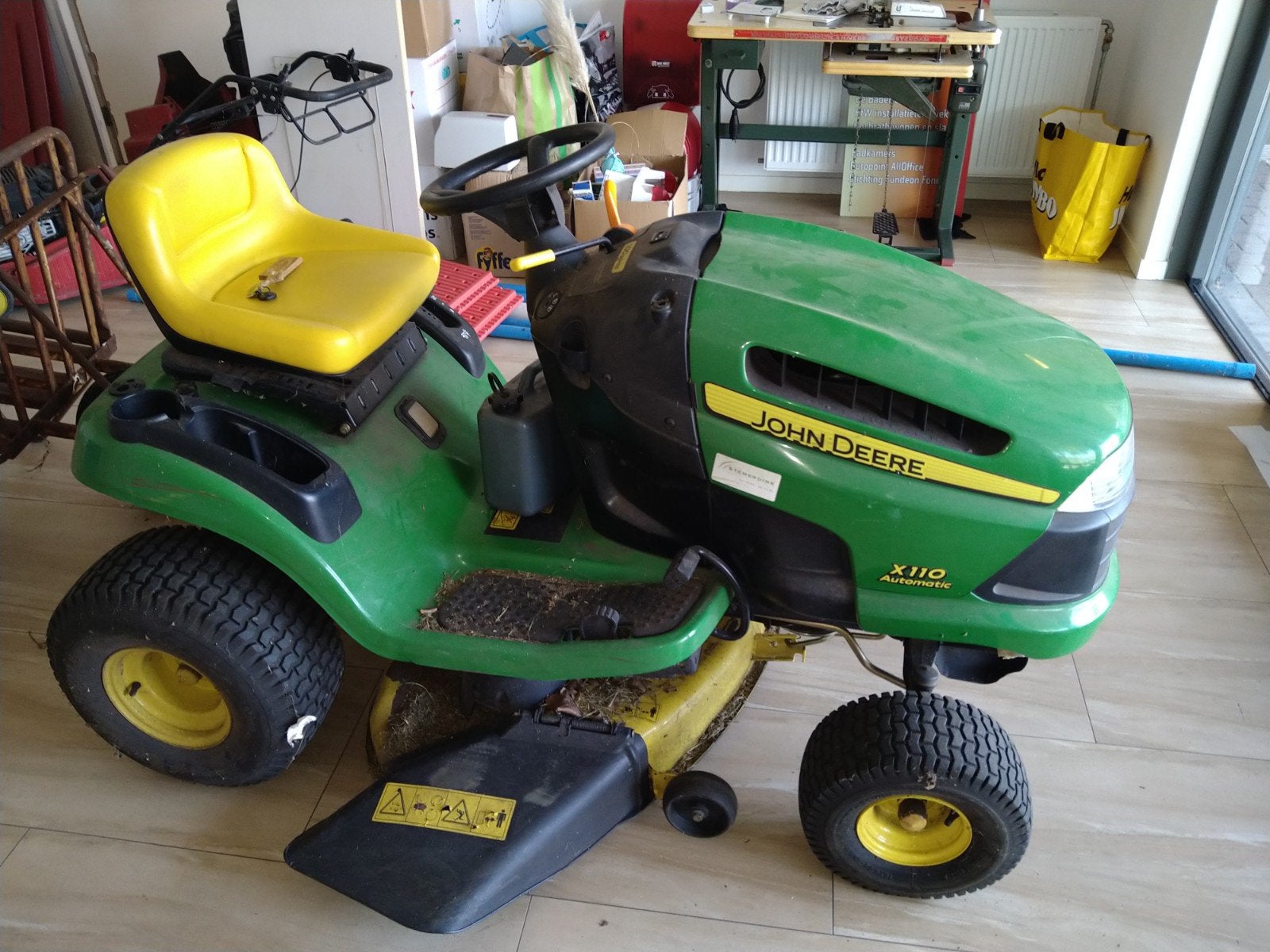 John Deere X110 Grasmaaier trekker (nieuwe accu), Ophalen, Gebruikt, John Deere
