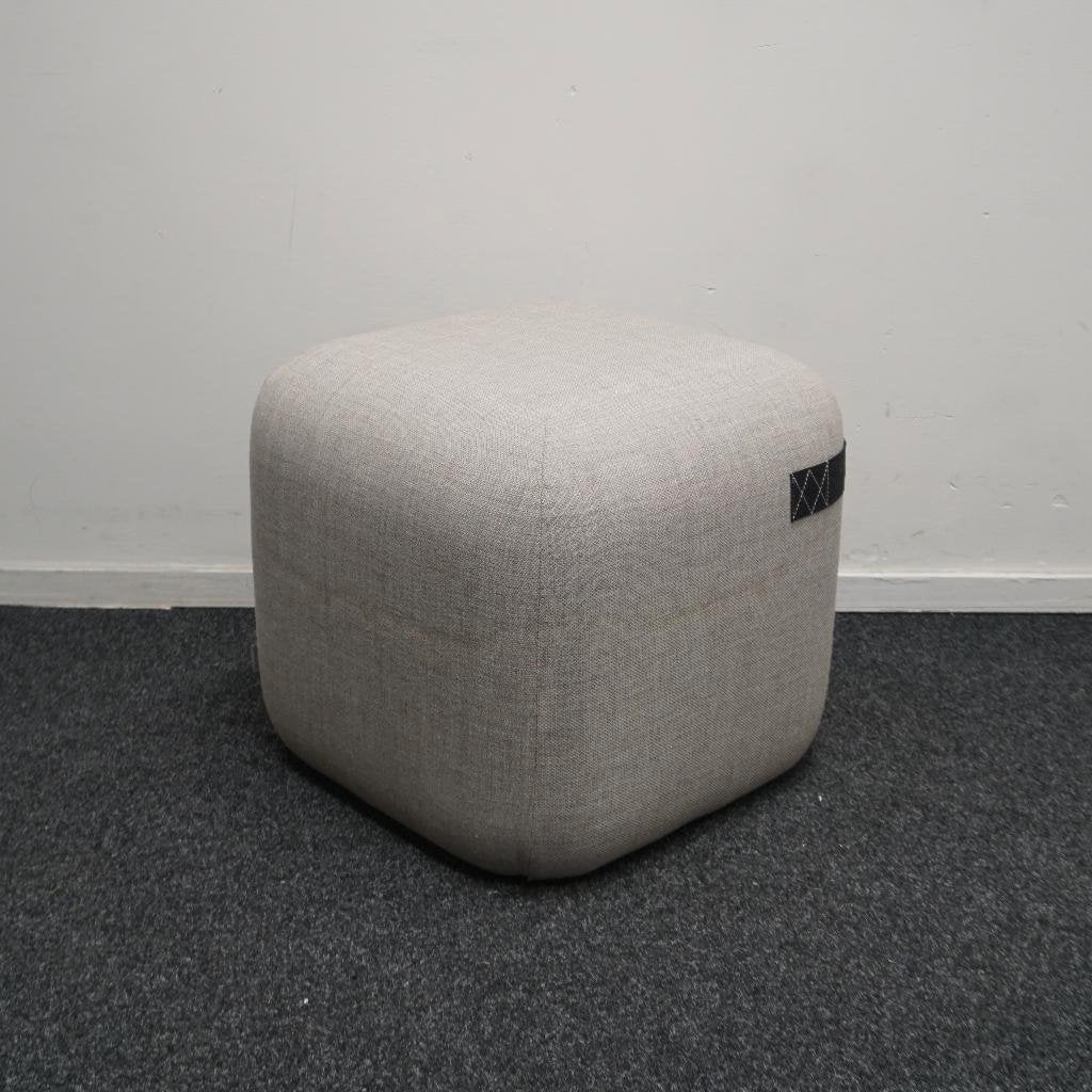 Viccarbe Season Poef | Design kruk | Licht grijs, Minder dan 50 cm, Gebruikt, -, Vierkant