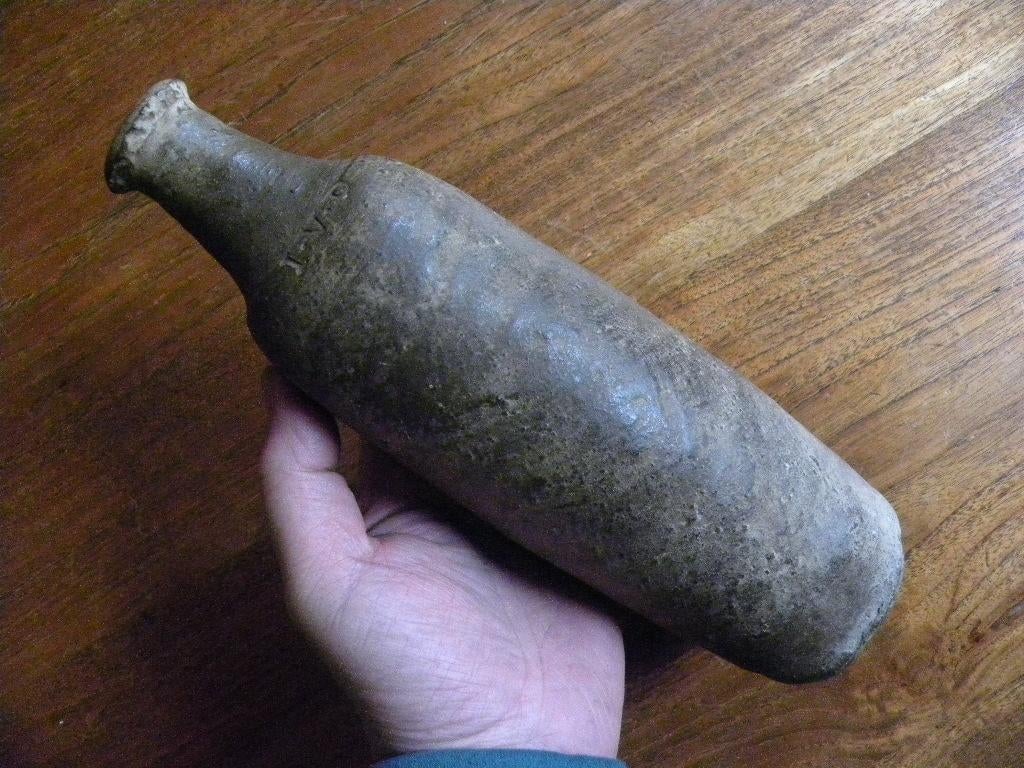 Antieke steengoed fles met initialen 18e 19e eeuw., Antiek en Kunst, Ophalen of Verzenden