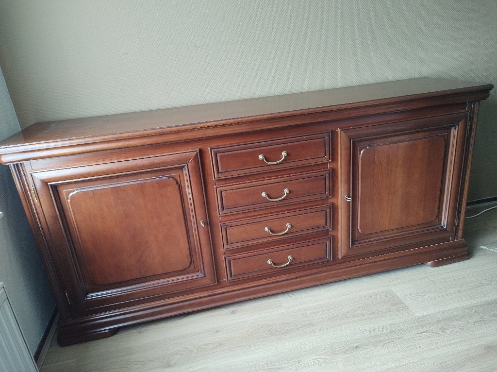 Foto 4 van Dressoir