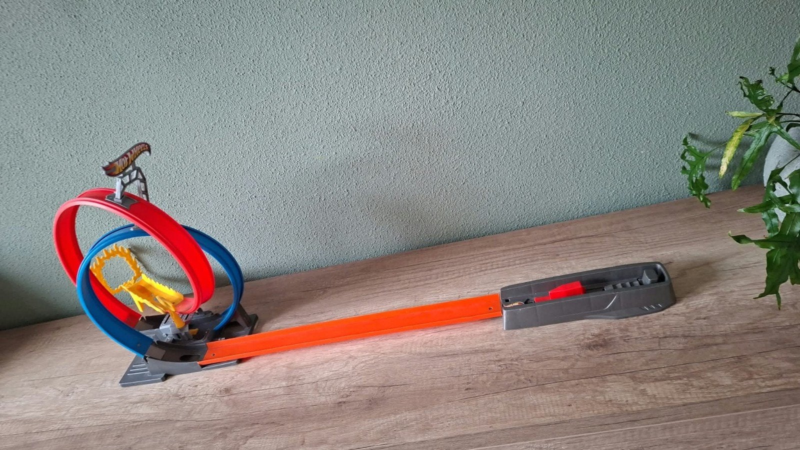 hotweels dubbele looping, Ophalen of Verzenden, Zo goed als nieuw, Handmatig, Hot Wheels