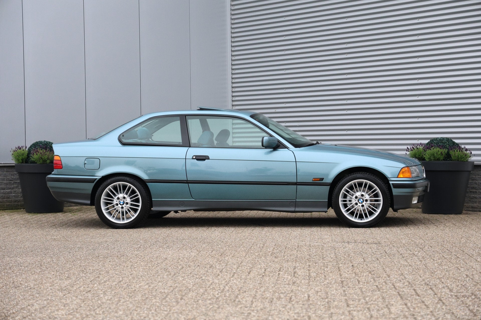 BMW 3 Serie Coupe 316i Executive Schuifdak|Uniek mooi|Histor, 1596 cc, Metallic lak, 4 stoelen, 102 pk