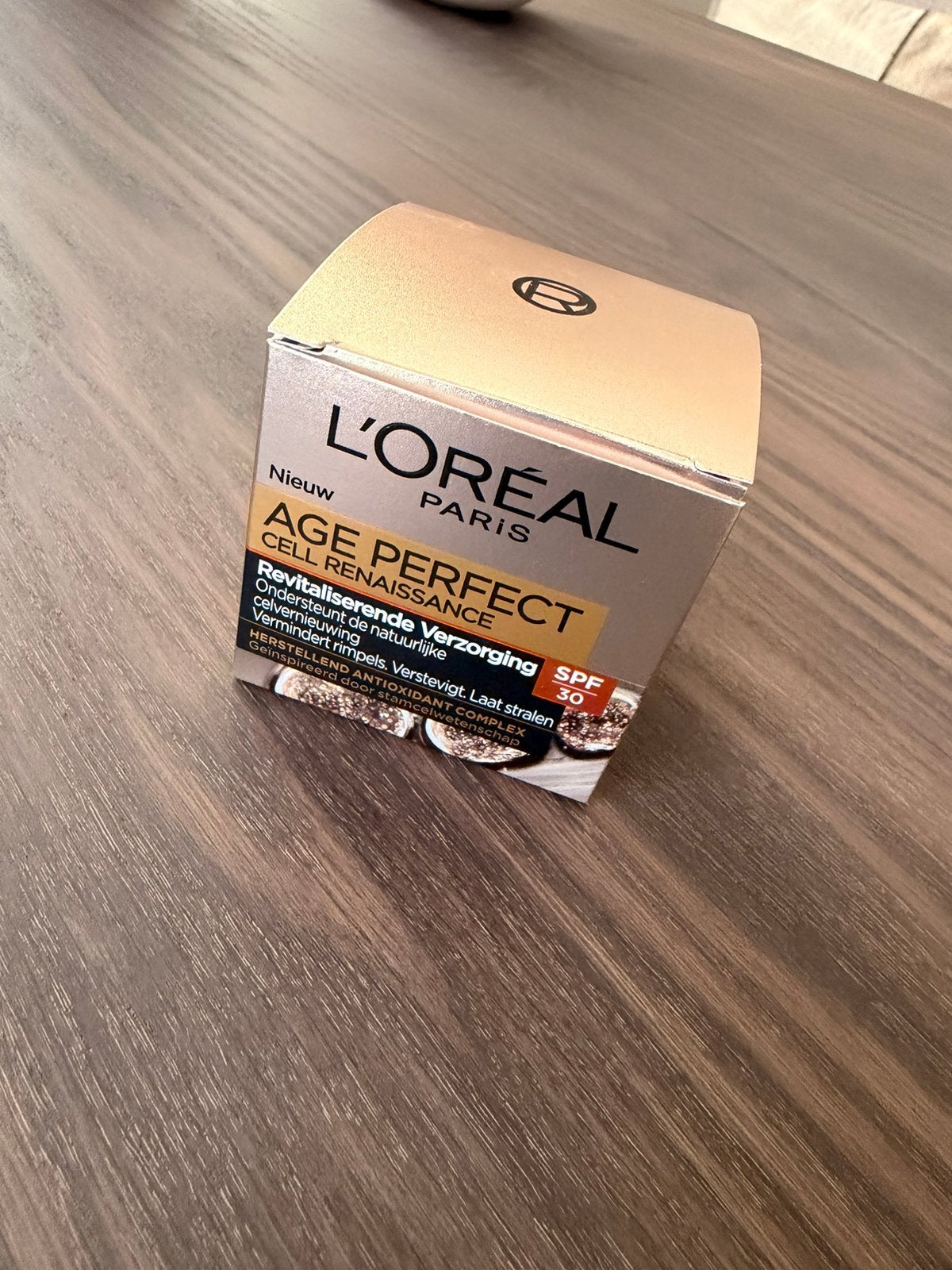 TWV€45 L’Oréal Paris Age Perfect Cell Renaissance Dagcrème, Ophalen, Nieuw, Gehele gezicht, Verzorging